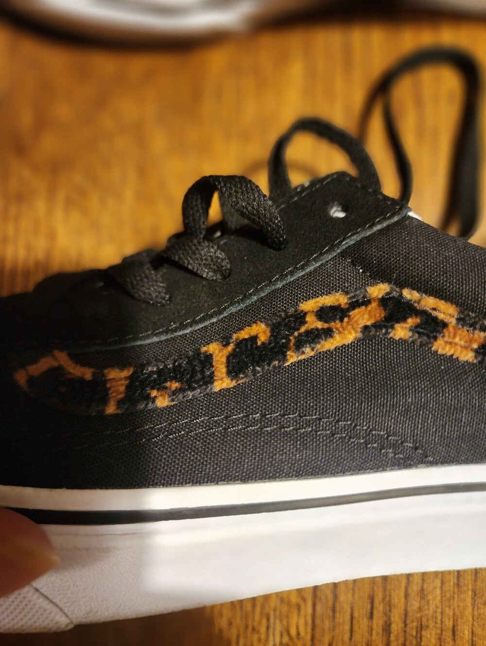 Vans - Picture 2 of 9